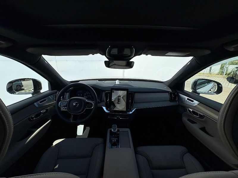 Volvo XC90 Ultra Dark T8 299kW - fotka 11 z 24