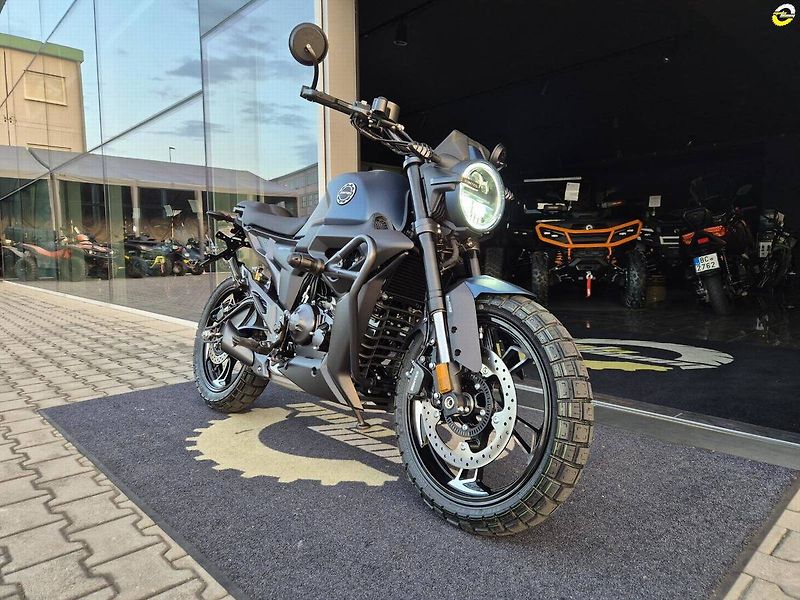 Zontes 125 G1 (2026) Scrambler litá kola - fotka 2 z 17