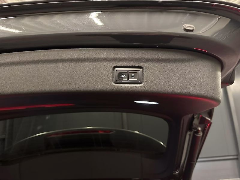 Audi Q6 e-tron perf. S-Line B&O Vzduch Pano - fotka 28 z 28