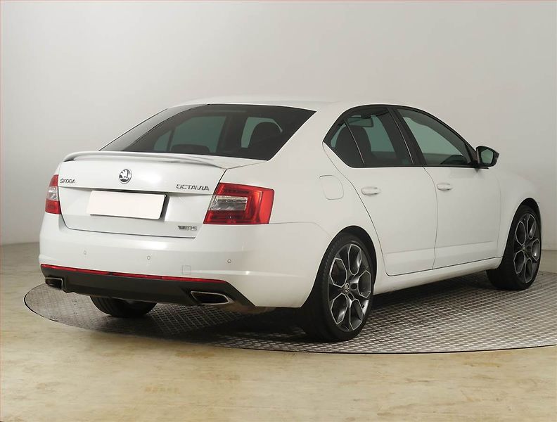 Škoda Octavia (2015) RS 2.0 TSI, Automat - fotka 5 z 19