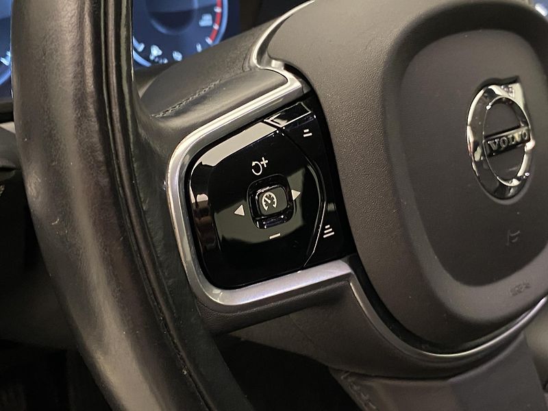 Volvo V90 T5 MOMENTUM AUT - fotka 19 z 39