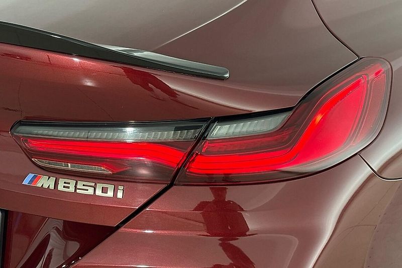 BMW Řada 8 M850i xDrive - fotka 5 z 28