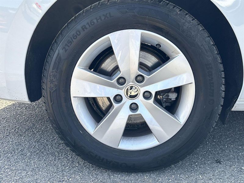 Škoda Superb (2023) Combi 2.0 TDI DSG Ambition - fotka 27 z 33