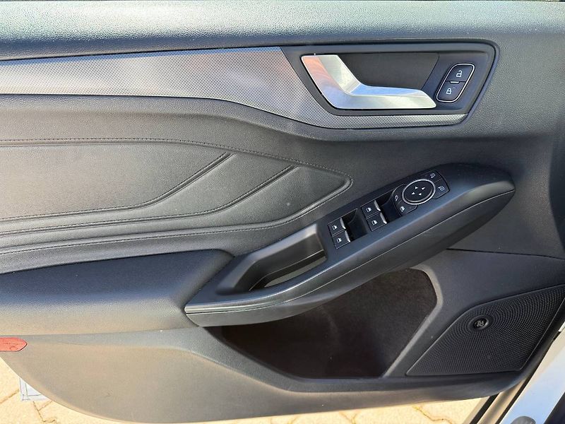 Ford Focus (2019) 2.0 EcoBlue 110 kW Titanium Po - fotka 19 z 22