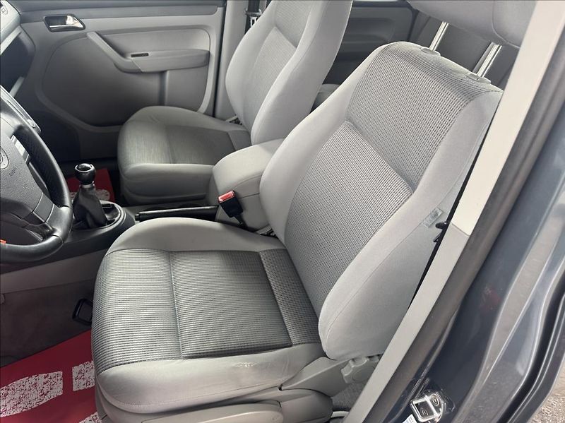 Volkswagen Caddy 1,6 i Klima - fotka 11 z 18