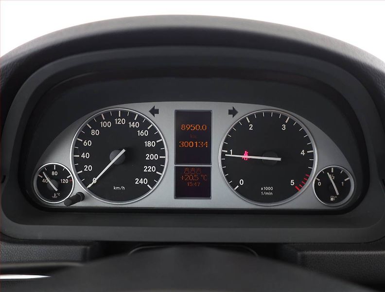 Nissan Juke (2012) 1.6 i, Navi, Tempomat - fotka 12 z 14