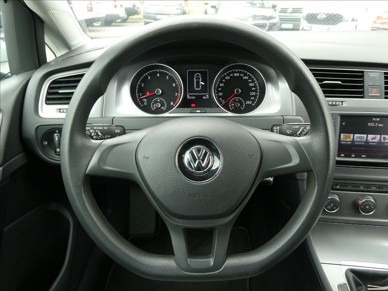 Volkswagen Golf 1,2 TSi 81kW 2x kola, serviska - fotka 29 z 54