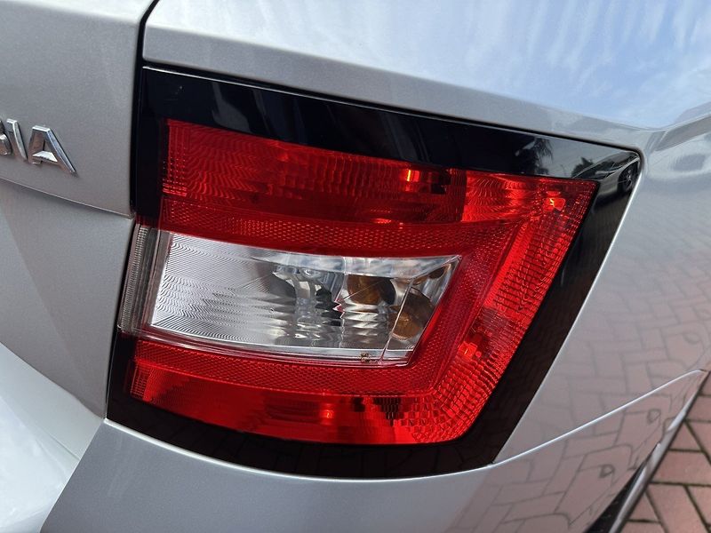 Škoda Fabia (2016) 1.2TSi Joy Navi Digi Klima - fotka 38 z 48