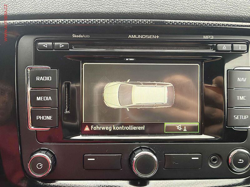 Škoda Octavia (2012) 2.0 TDi, RS, DSG, xenon - fotka 18 z 18