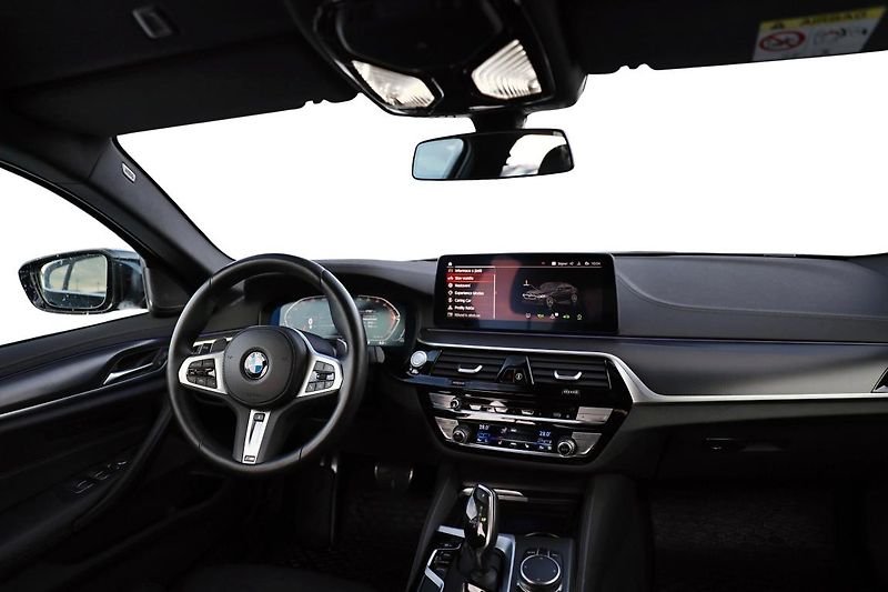 BMW Řada 5 540d xDrive - fotka 12 z 16
