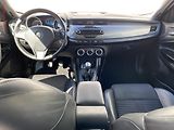 Alfa Romeo Giulietta (2013) 2.0 JTD, AC, tempo, park - náhled 8