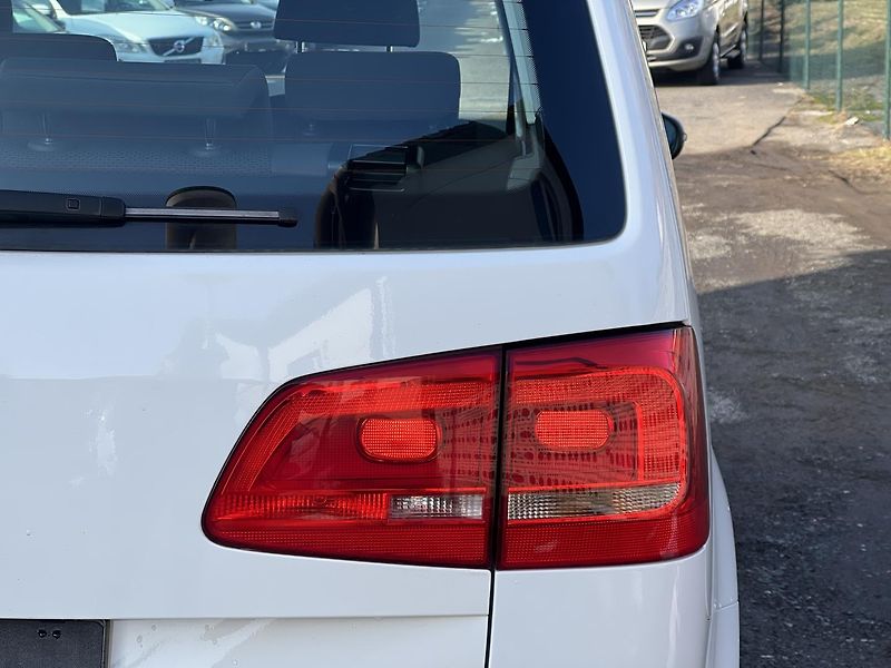 Volkswagen Touran 1.2TSi 77kw  7MÍST TEMPOMAT  - fotka 42 z 43