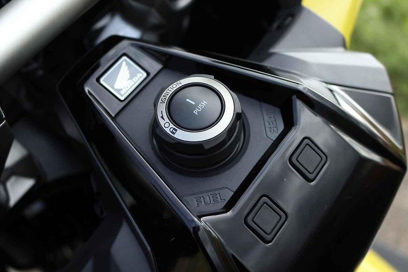 S kombinací skútru a endura přišla Honda už téměř před deseti lety a odvaha se jí vyplatila - o X-ADV je velký zájem.