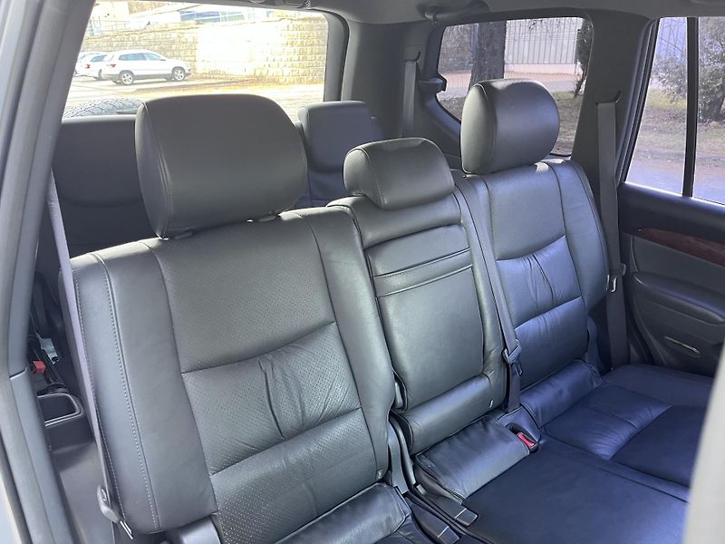 Toyota Land Cruiser 120 3,0D 4WD/automat 8-míst/ČR - fotka 23 z 39