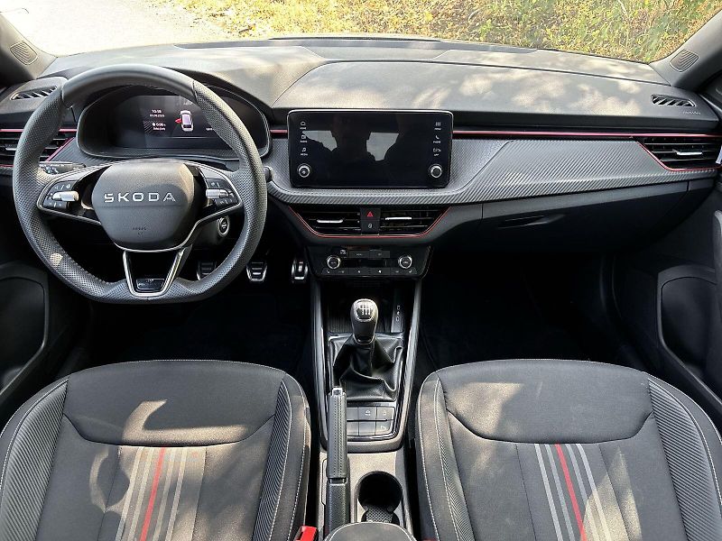 Škoda Scala (2025) 1.5 TSI Monte Carlo - fotka 5 z 30