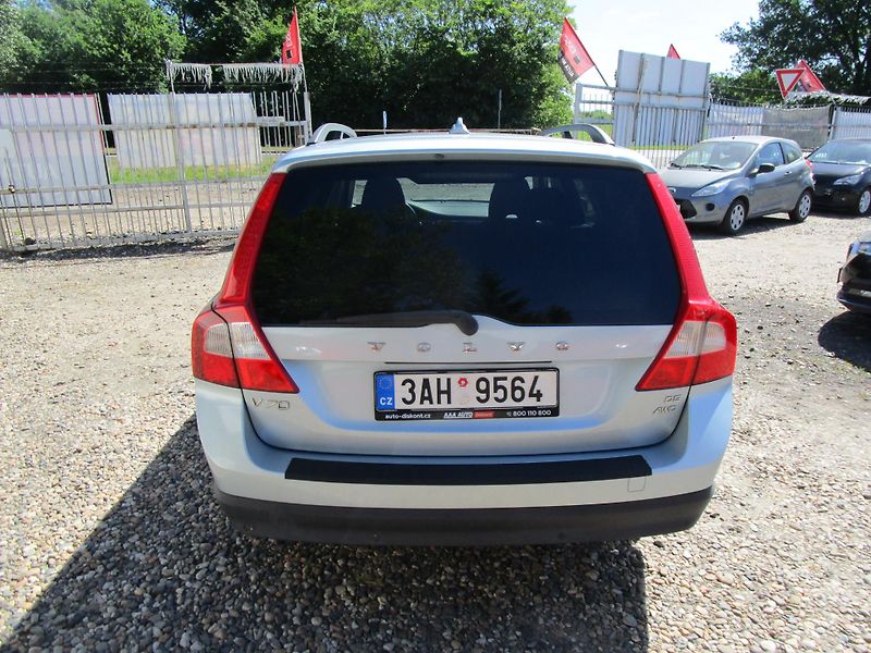 Volvo V70 - fotka 4 z 17