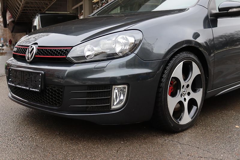 Volkswagen Golf GTI 2.0TSI 147kW - fotka 5 z 47
