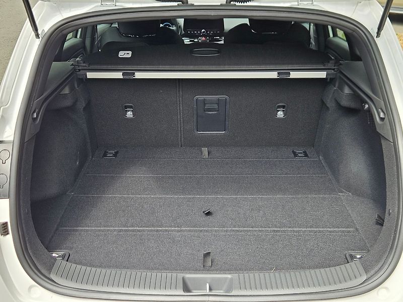 Hyundai i30 1,6 T-GDi 110kW, N-Line, 1.maj - fotka 35 z 36