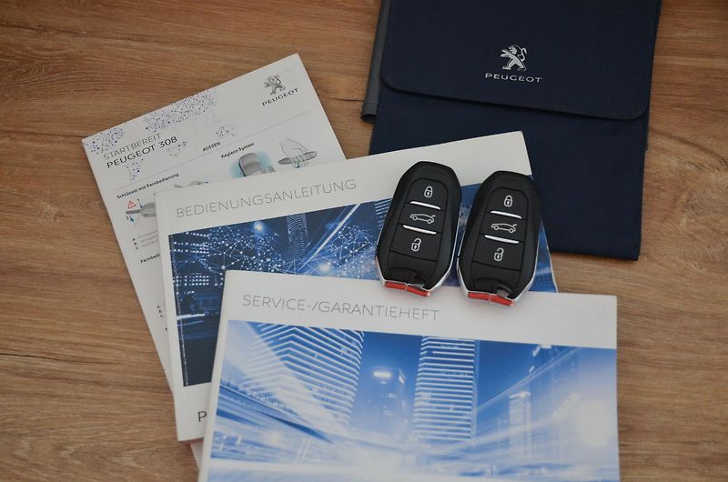 Peugeot 308 (2017) SW 1.2 96kW Allure / AUTOMAT - fotka 35 z 39