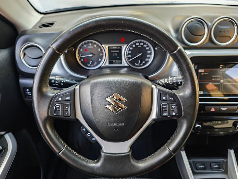 Suzuki Vitara (2016) 1.6 VVT ALLGrip 4x4 Kamera - fotka 16 z 42