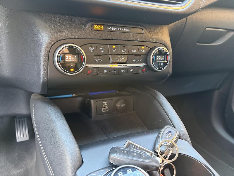 Ford Kuga (2022) Vignale 2.5 PHEV, 10/22 - fotka 8 z 22