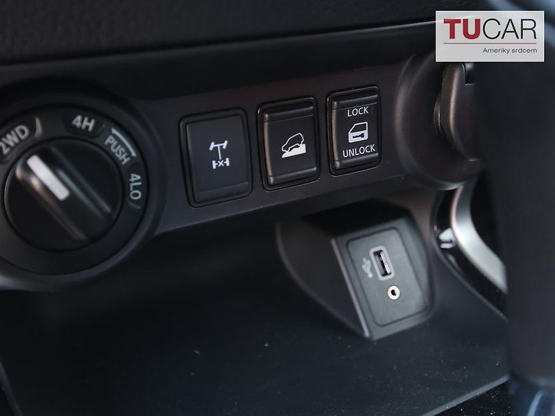 Nissan Navara (2019) 2.2 DIesel Automat  - fotka 29 z 38