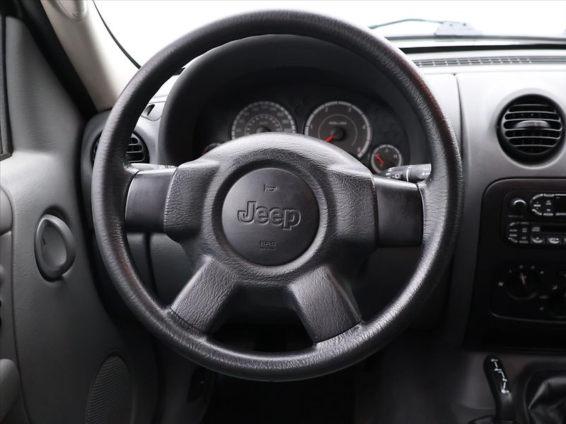 Jeep Cherokee 2,8 CRD 120kW 4x4 Limited Tažn - fotka 11 z 26