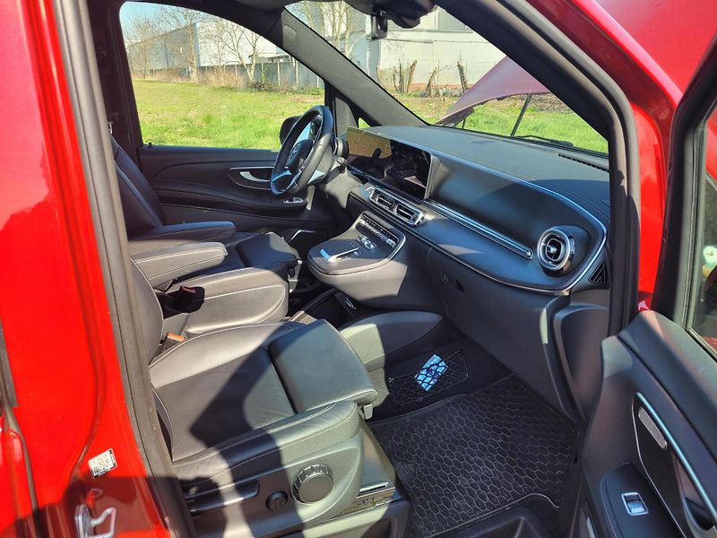 Mercedes-Benz Třídy V (2024) Typ	V 300 AV/L 4MATIC AMG - fotka 6 z 7