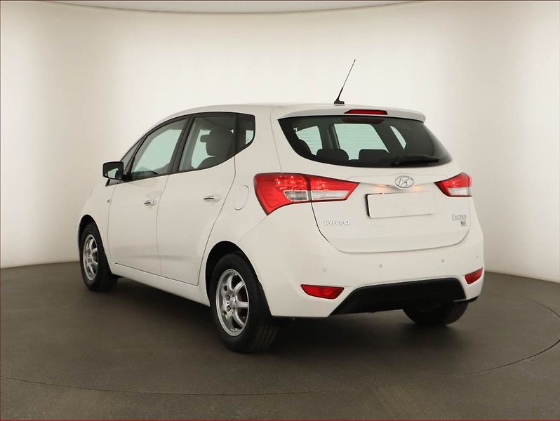Hyundai ix20 (2012) 1.6 CVVT - fotka 4 z 13