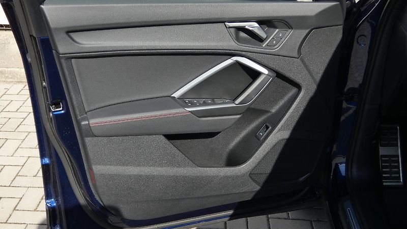 Audi Q3 Sportback 40 TFSI quattro S li - fotka 8 z 23