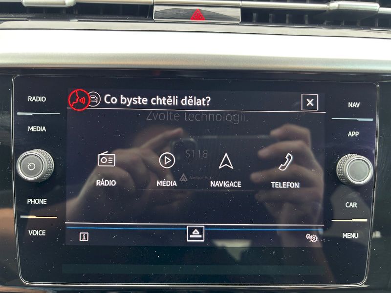 Volkswagen Arteon (2022) 2.0 TDI 110kW R-LINE - fotka 20 z 35