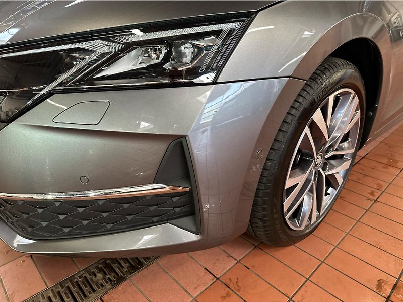 Škoda Octavia 2,0 TDI / 110 kW Exclusive Sel - fotka 22 z 25