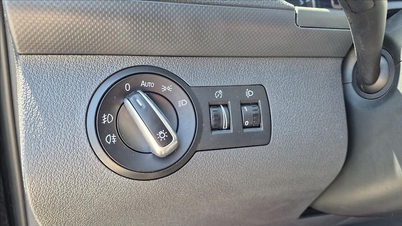 Volkswagen Caddy 1,6 TDi 75 Kw MAXI Style - fotka 16 z 21