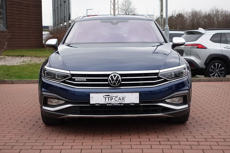 Volkswagen Passat ZLEVNĚNO 2,0TSi 206kW Alltrack - fotka 2 z 37