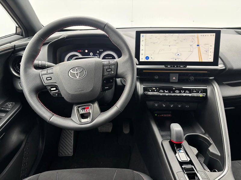 Toyota C-HR 2,0 HEV e-CVT GR Sport - fotka 5 z 29