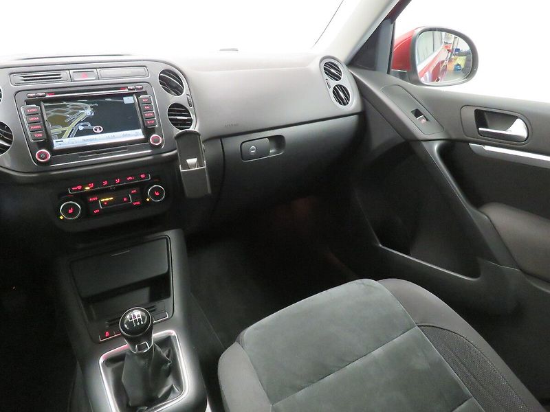 Volkswagen Tiguan - fotka 16 z 26
