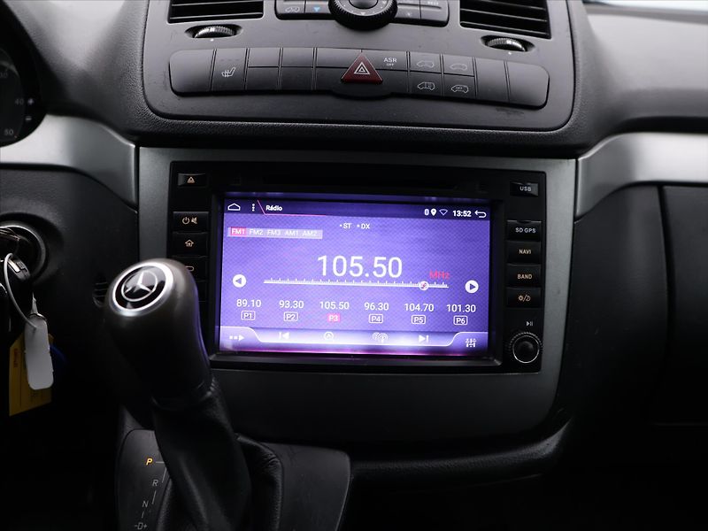 Mercedes-Benz Vito 3,0 165 kW, 6 míst, Automat - fotka 17 z 25