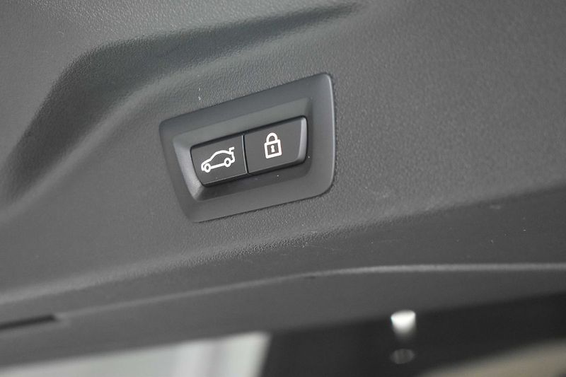 BMW X7 xD40d ///M*LASER*VZDUCH*HK*DPH - fotka 64 z 74