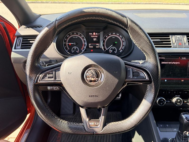 Škoda Octavia RS 2.0TDI DSG 4x4  - fotka 19 z 56