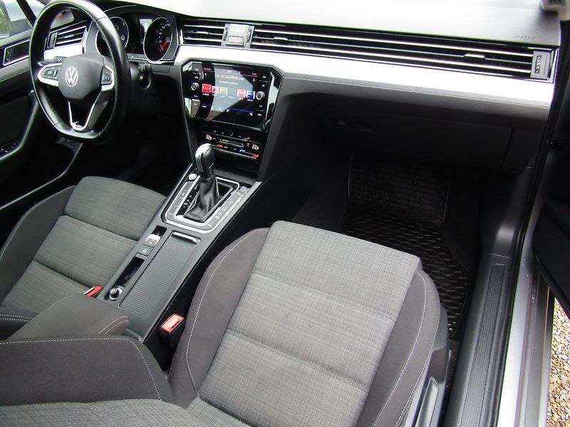 Volkswagen Passat (2021) 2.0 TDI 110kW DSG ACC - fotka 14 z 46
