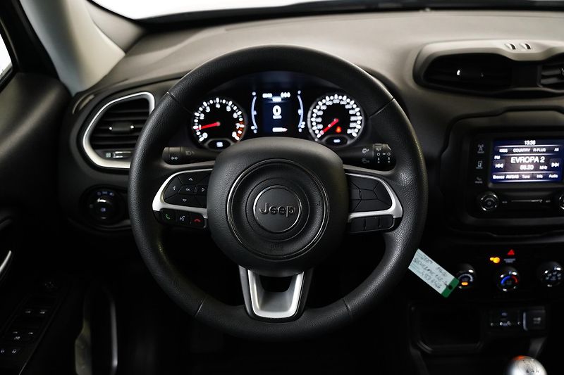 Jeep Renegade - fotka 16 z 22