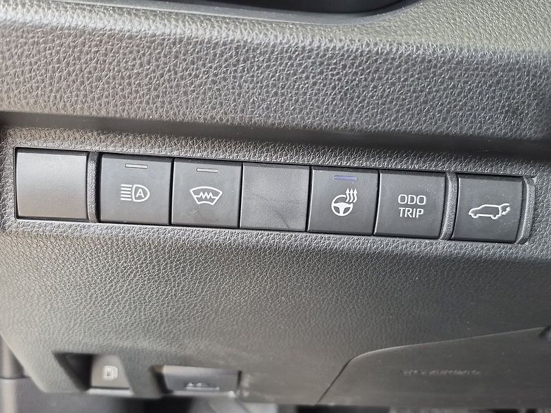 Toyota RAV4 Selection 2.5 HEV 4x2 - fotka 18 z 28