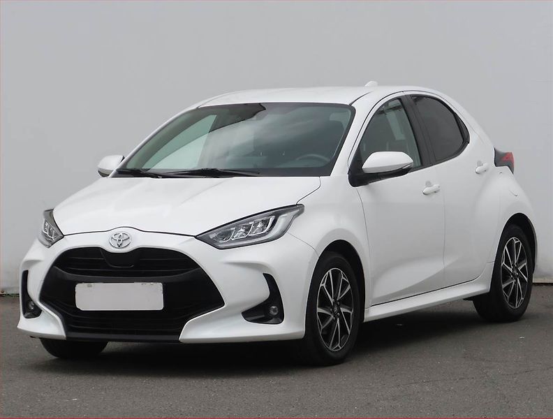 Toyota Yaris (2021) 1.5 VVT-i, Automat, Serv.kniha - fotka 2 z 20