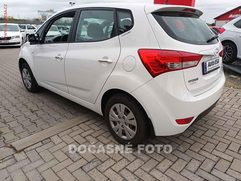 Hyundai ix20 (2012) 1.4i, 1.maj,ČR, servis.kniha - fotka 2 z 3