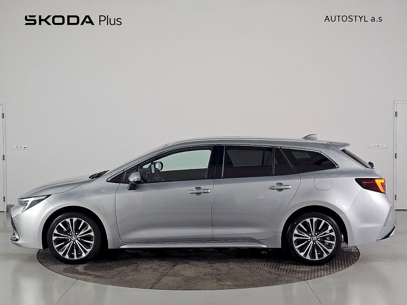 Toyota Corolla (2024) TS 1.8HEV 140k Style - fotka 3 z 28
