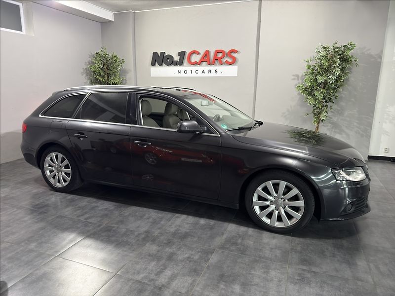 Audi A4 2,0   TDI B8 1.MAJITEL BI-XEN - fotka 36 z 43
