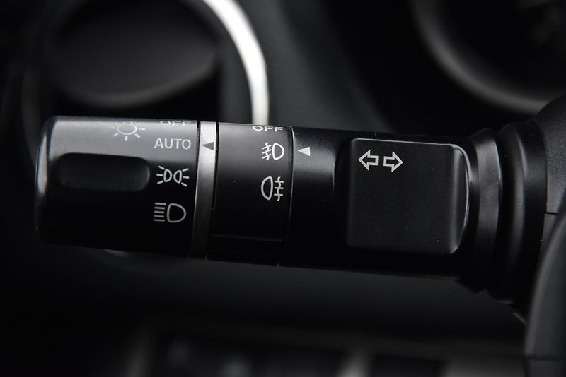 Mazda 6 MZR 2.0 DISI A/T,KLIMA,TEMP,AL - fotka 13 z 39