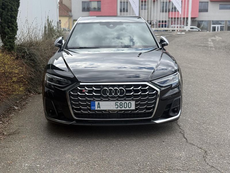 Audi S8 4.0 TFSI quattro - fotka 11 z 11
