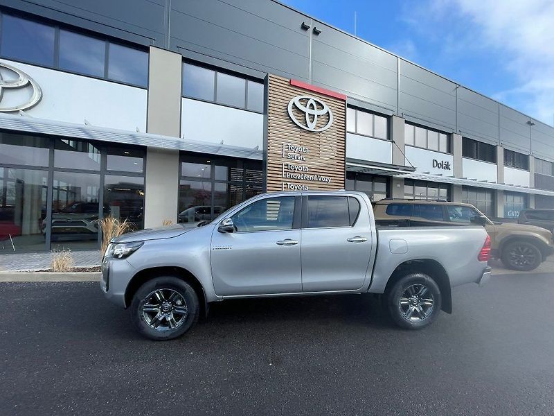 Toyota Hilux 2.8 D-4D Automat Active - fotka 5 z 27