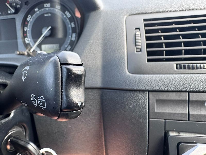 Škoda Fabia (2005) 1,4i 55 KW 1. MAJITEL STK KOLA - fotka 30 z 50